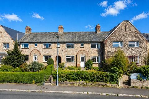 3 bed property, in Addison Road, £220,000