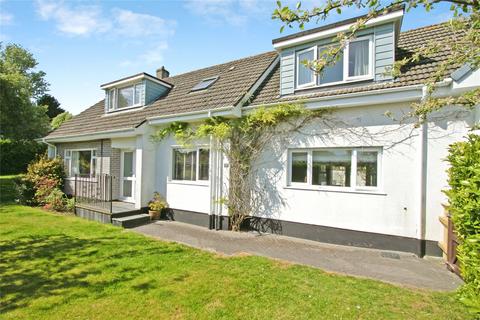 5 bed property, in Lanyon Road, £625,000