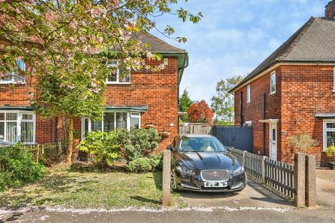 3 bed property, in Long Hill Rise, £210,000