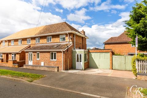 3 bed property, in Meadoway, £350,000