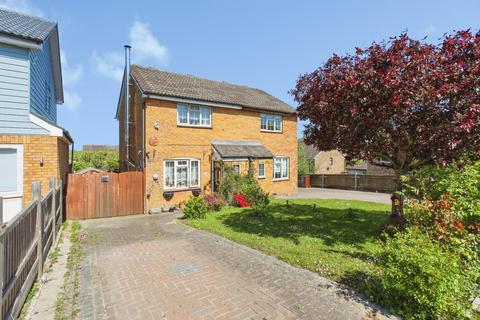 3 bed property, in Link Way, £375,000