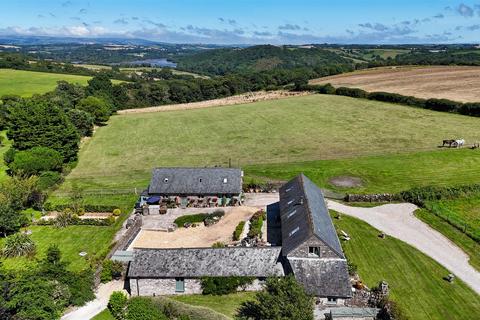 7 bed property, in Thorn, £1,250,000
