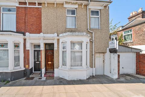 4 bed property, in Harold Road, £320,000