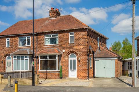 3 bed property, in Melrosegate, £350,000