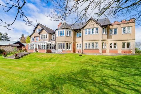 10 bed property, in Tregynon, £1,500,000