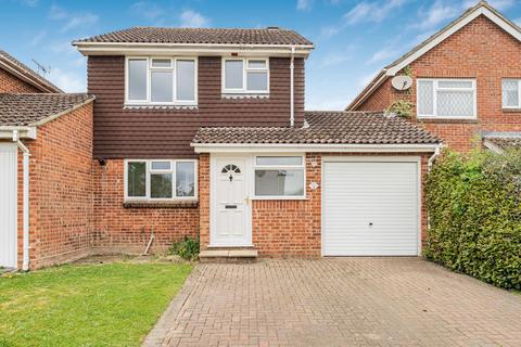 3 bed property, in Privet Road, £400,000