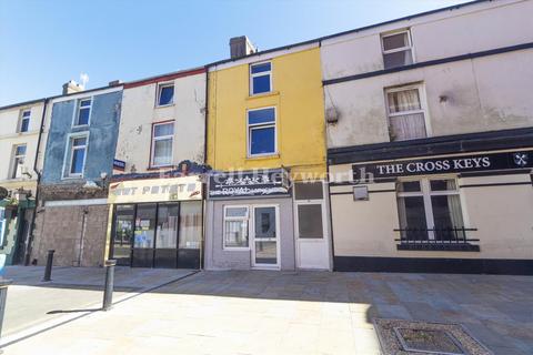 2 bed property, in William Street, £137,000