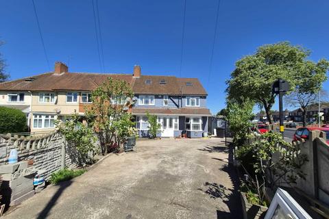 8 bed property, in Tynedale Road, £425,000