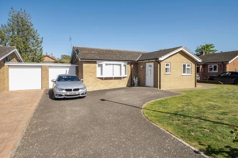 2 bed property, in Woodfields, £350,000