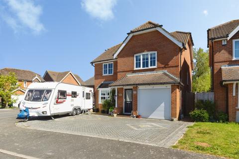 4 bed property, in Molloy Road, £475,000
