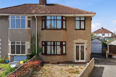 3 bed property, in Woodstock Road, £345,000