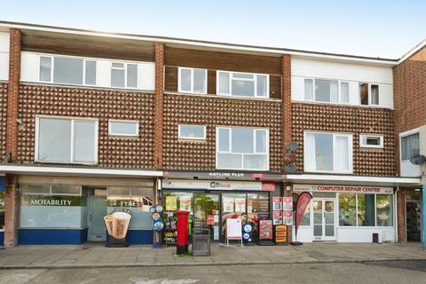 3 bed property, in Rails Lane, £400,000
