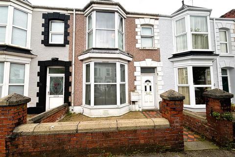 4 bed property, in Glanbrydan Avenue, £250,000