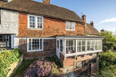 5 bed property, in High Street, £710,000