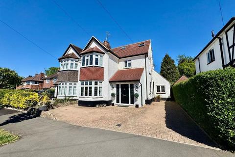 4 bed property, in Ludlow Avenue, £700,000