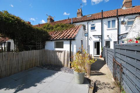 3 bed property, in Wood Street, £179,950