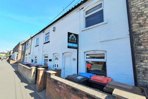 3 bed property, in Wood Street, £175,000