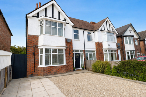 3 bed property, in Sybil Road, £300,000
