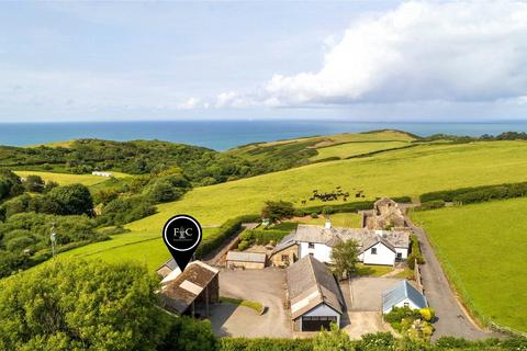 Studio, in Yarde Farm, £475,000