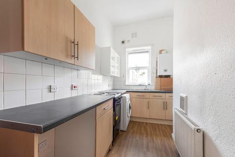 4 bed property, in Filey Street, £250,000