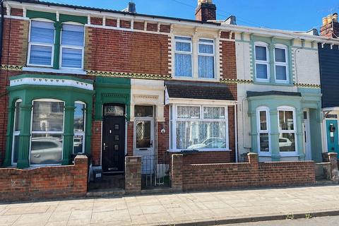 3 bed property, in Dover Road, £230,000