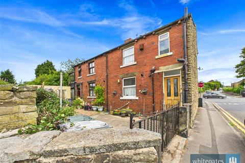 2 bed property, in Bradford Road, £135,000