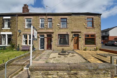 2 bed property, in Bolton Road, £150,000