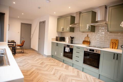 7 bed property, in Hartley Road, £675,000