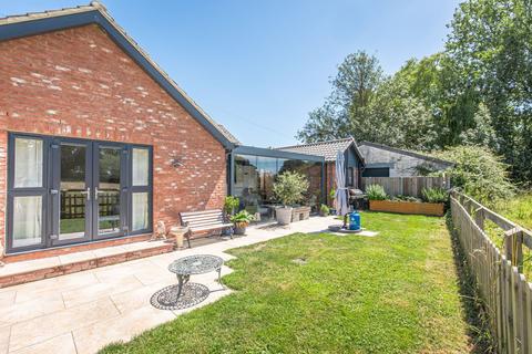 3 bed property, in Contemporary Home with Field Views in Deopham, £550,000