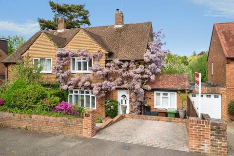 3 bed property, in Summervale Road, £550,000