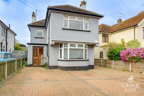 4 bed property, in Eastcliff Avenue, £340,000