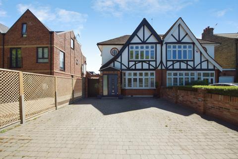 4 bed property, in Bramley Road, £1,000,000