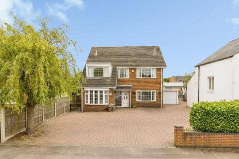 4 bed property, in Mold Road, £400,000