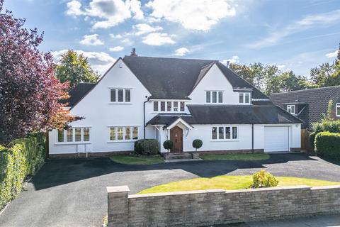 5 bed property, in Wyvern Road, £1,475,000