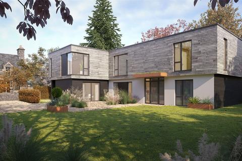 Studio, in Bonnington Road, £220,000