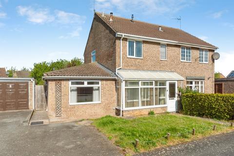 4 bed property, in Fourth Avenue, £200,000