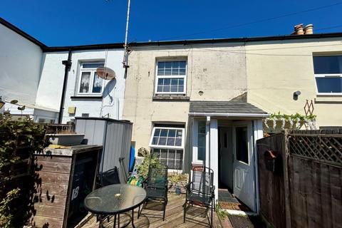 2 bed property, in 18 George Street, £95,000