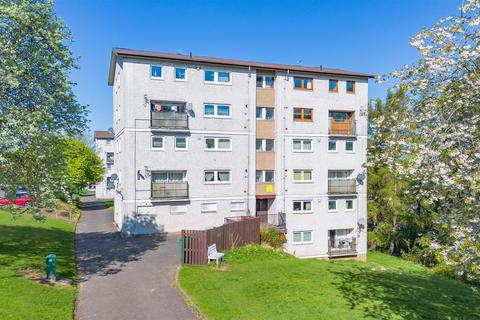 3 bed property, in Strathtay Road, £107,950