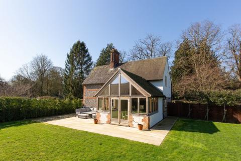 4 bed property, in Beautifully restored and extended detached home in Docking, £699,995