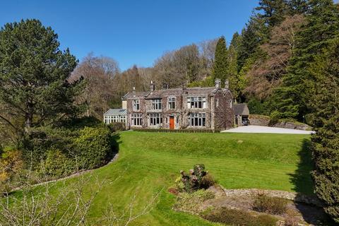 5 bed property, in Moorlands Lane, £2,750,000