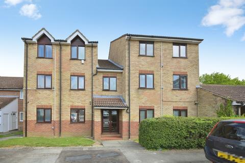 1 bed property, in Markwell Wood, £180,000