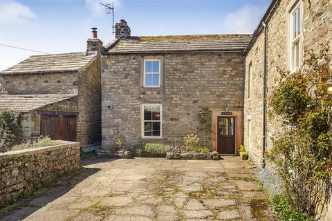 3 bed property, in Gunnerside, £450,000