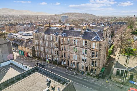 5 bed property, in 146 2F2 Morningside Road, £425,000