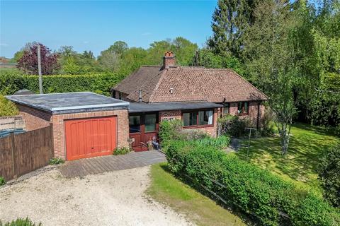 3 bed property, in Ball Hill, £600,000
