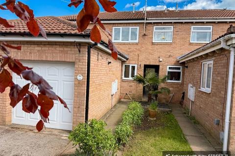 3 bed property, in Frobisher Grove, £140,000