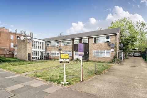 Studio, in Carlton Avenue East, £195,000
