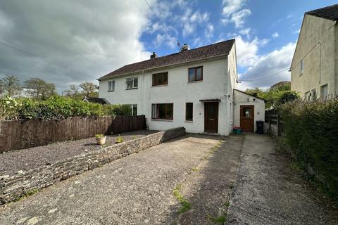 3 bed property, in Groesfford, £275,000