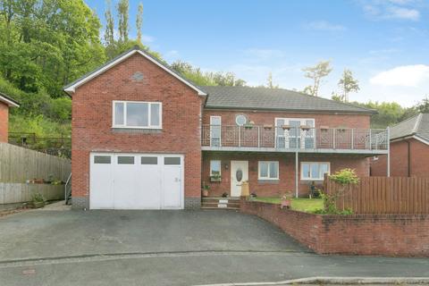 5 bed property, in Parc Llindir, £515,000