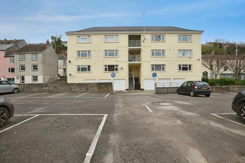 2 bed property, in Church Street, £90,000