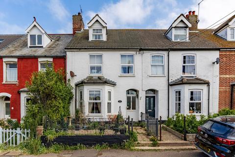 4 bed property, in Cromer Road, £250,000